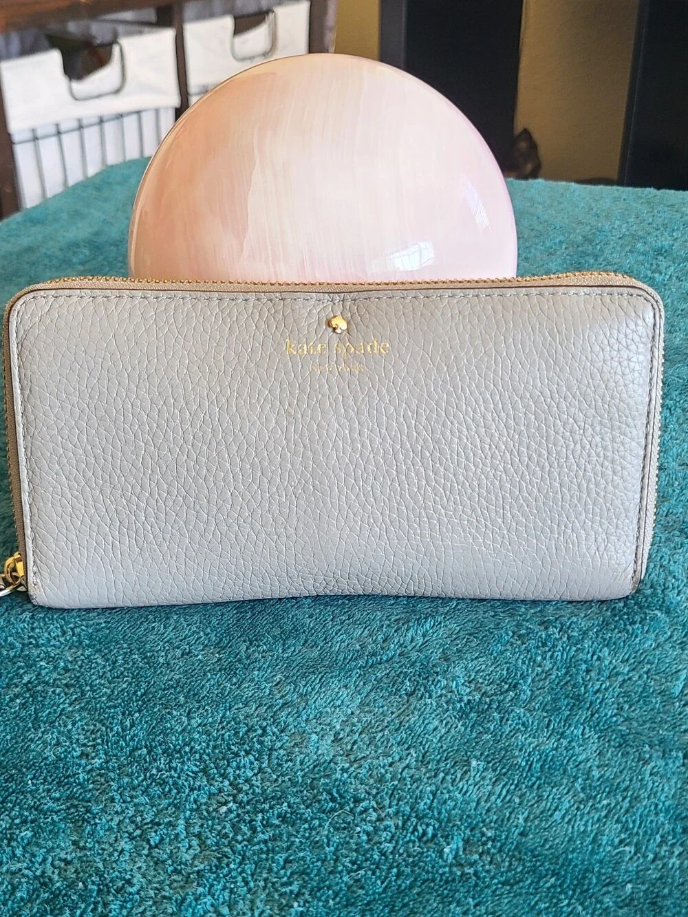 kate spade Pebbled Leather Zip Wallet in Light Gray